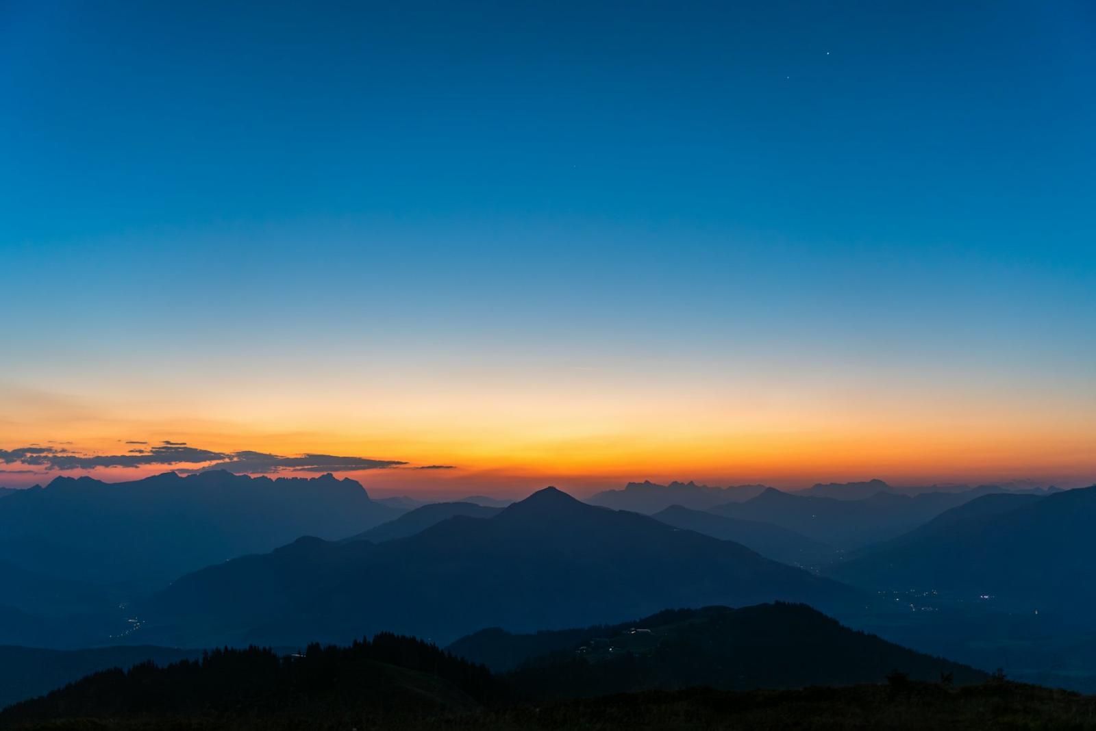 Serralada a l’alba vista des de dalt